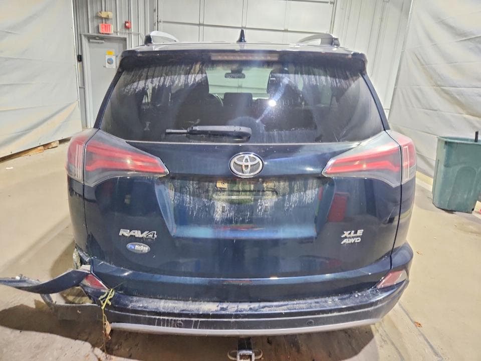 2017 TOYOTA RAV4 XLE 6