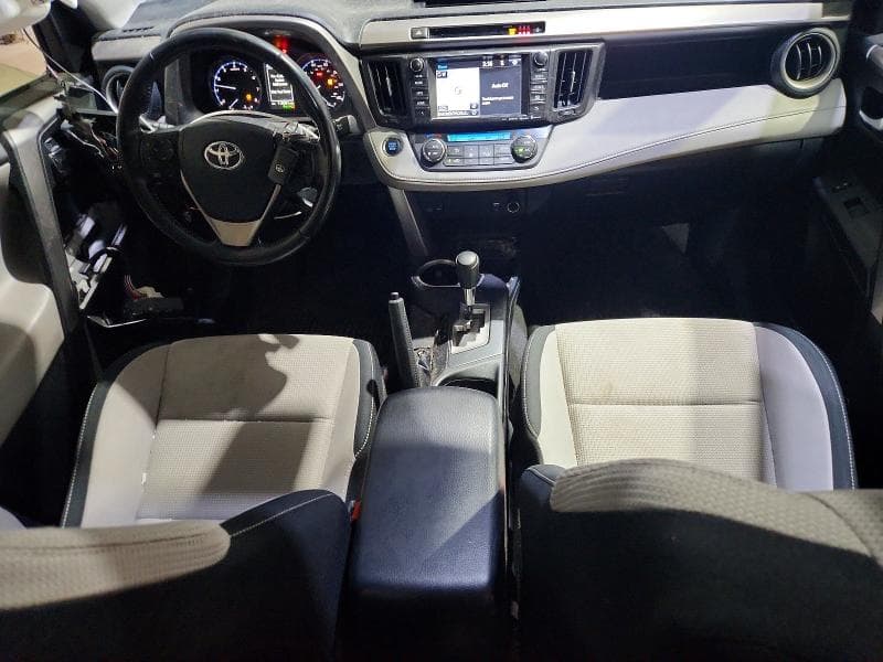 2017 TOYOTA RAV4 XLE 8
