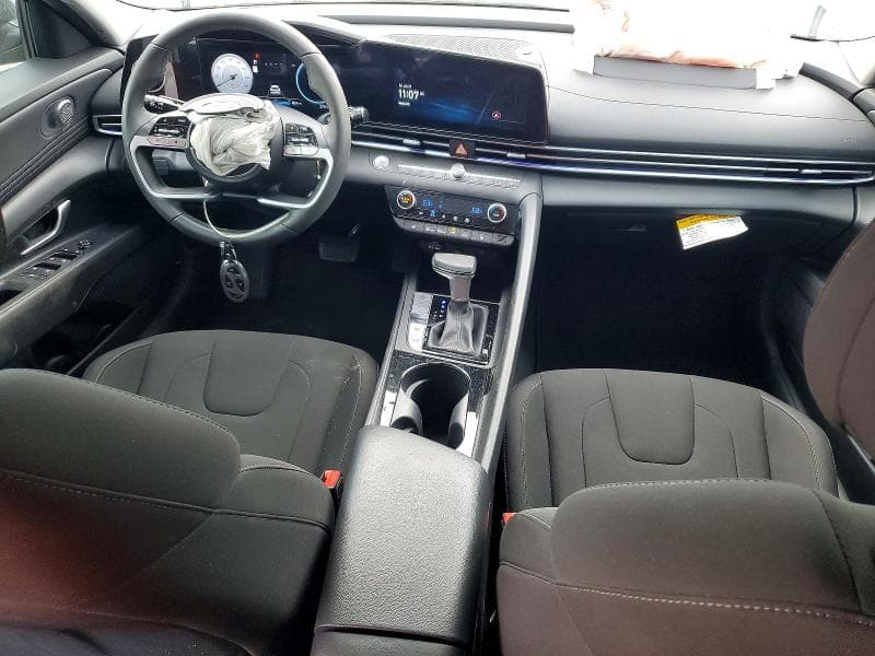 2025 HYUNDAI ELANTRA SEL 8