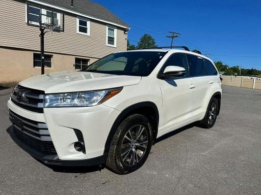 2018 TOYOTA HIGHLANDER LE - 1
