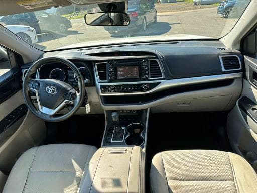 2018 TOYOTA HIGHLANDER LE 7