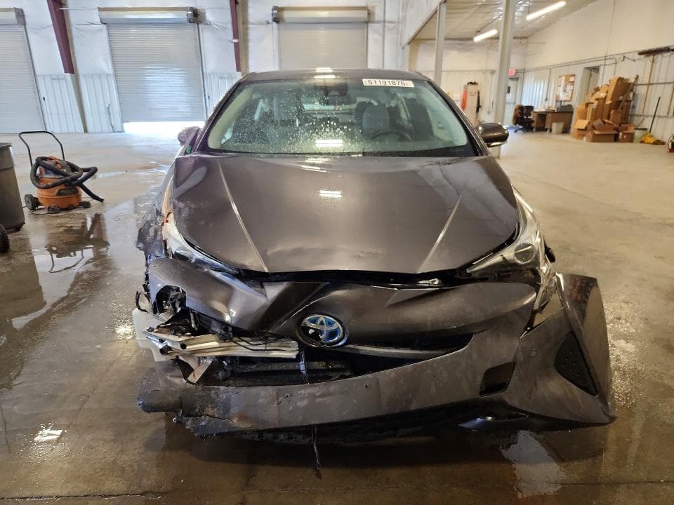 2018 TOYOTA PRIUS THREE 5