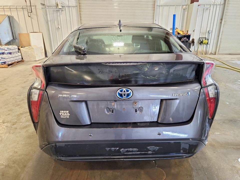 2018 TOYOTA PRIUS THREE 6