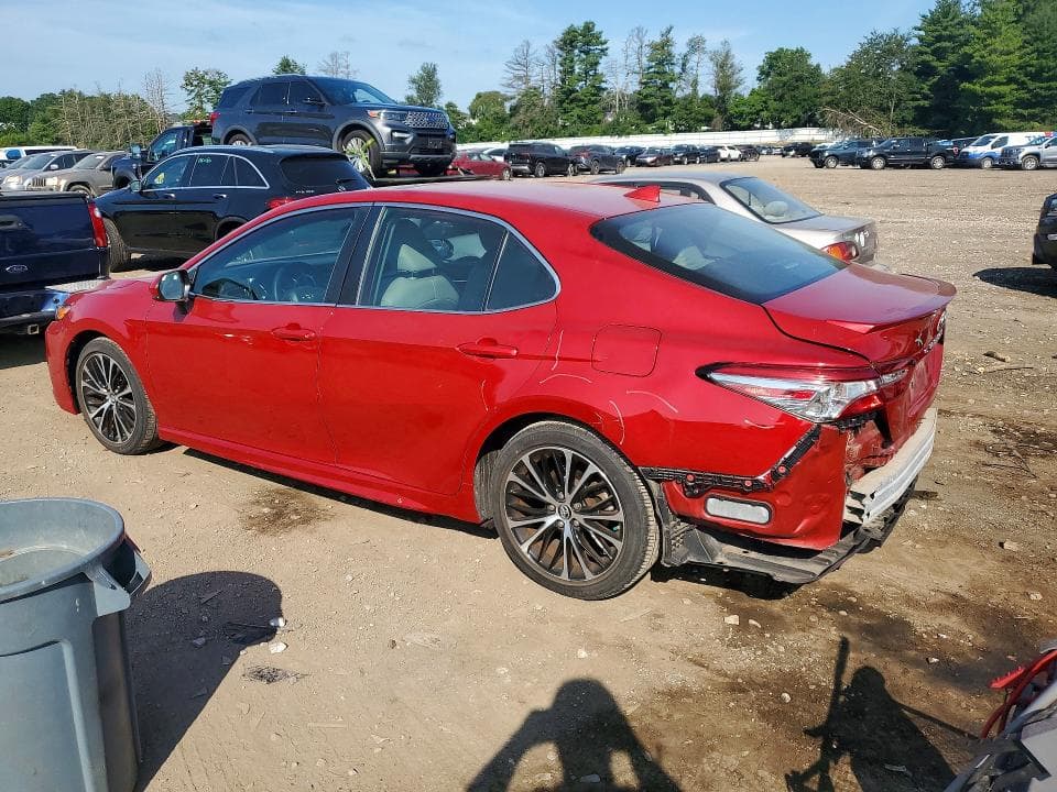 2019 TOYOTA CAMRY SE 2