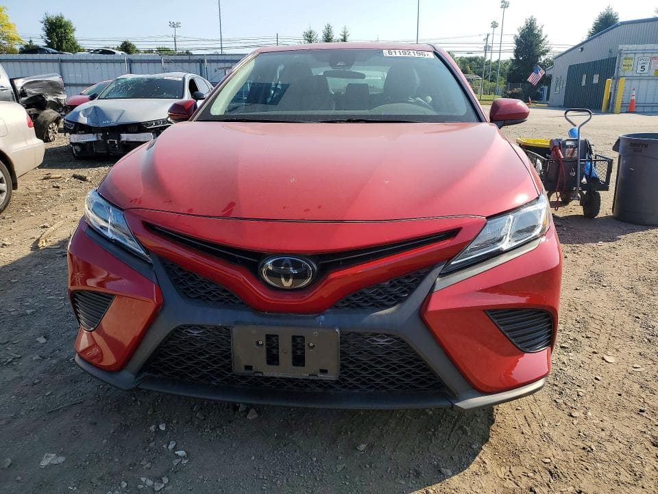 2019 TOYOTA CAMRY SE 5