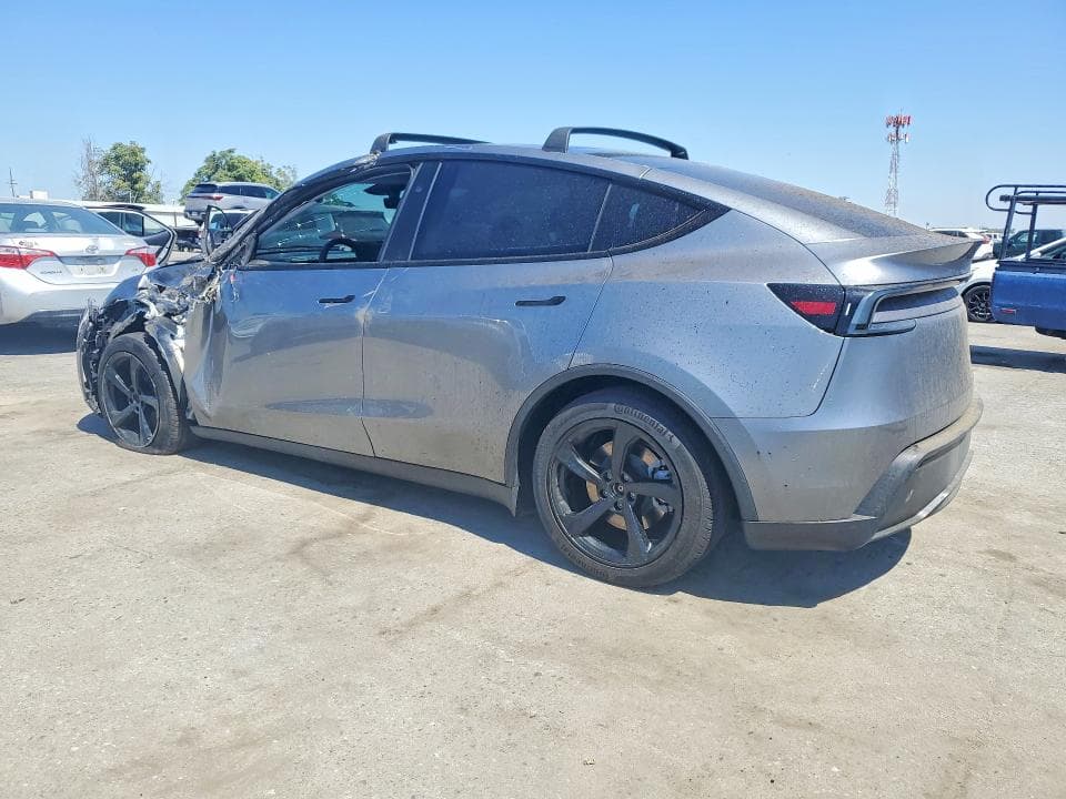 2026 TESLA MODEL Y 2