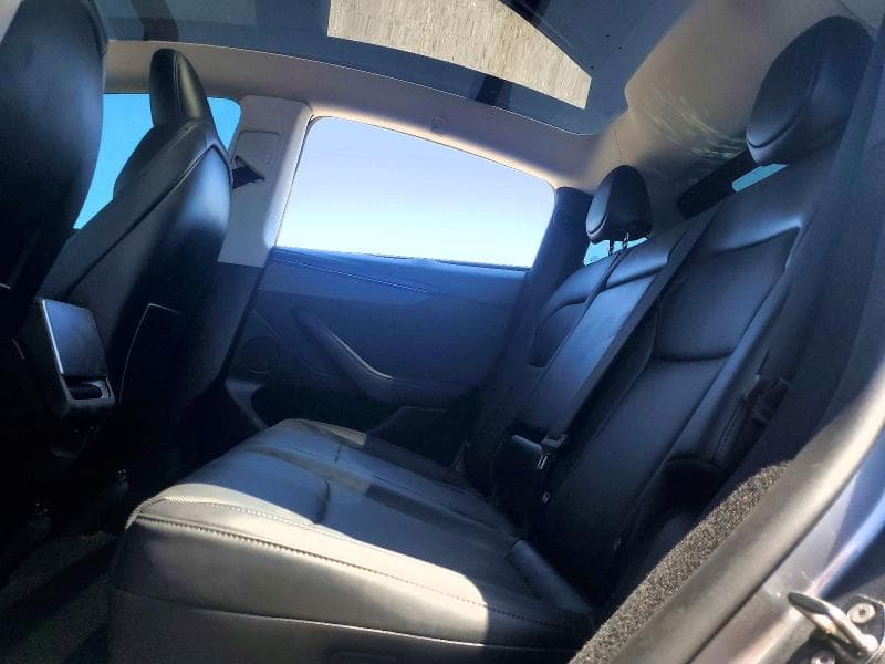 2026 TESLA MODEL Y 10