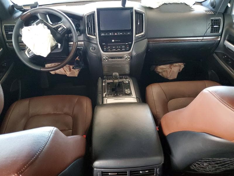 2018 TOYOTA LAND CRUISER BASE 8