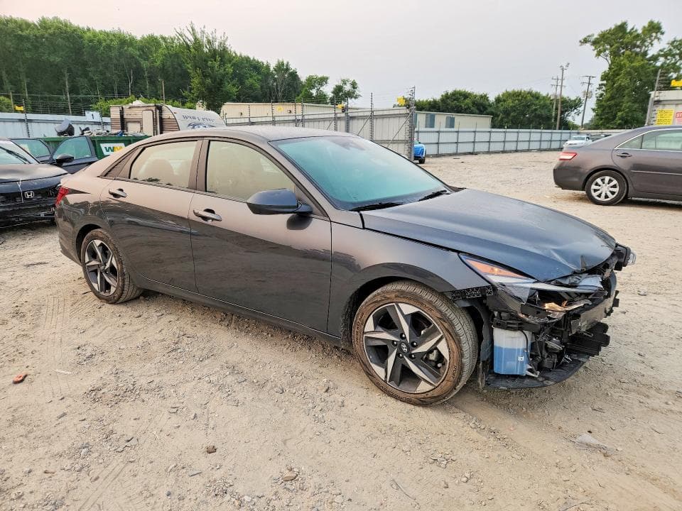 2023 HYUNDAI ELANTRA SEL 4