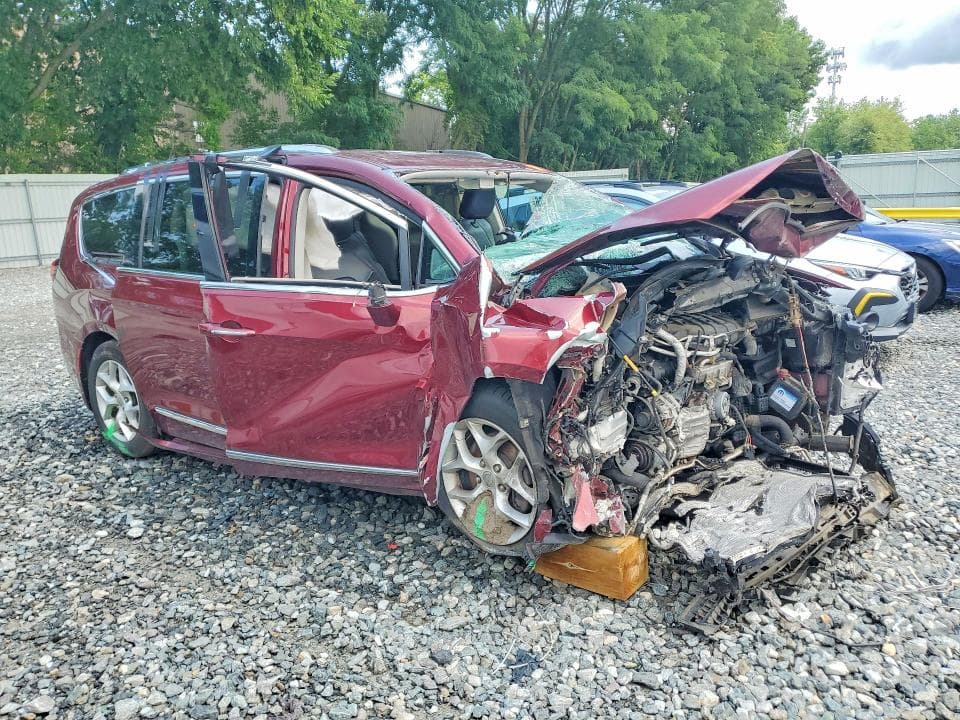 2018 CHRYSLER PACIFICA TOURING L 4