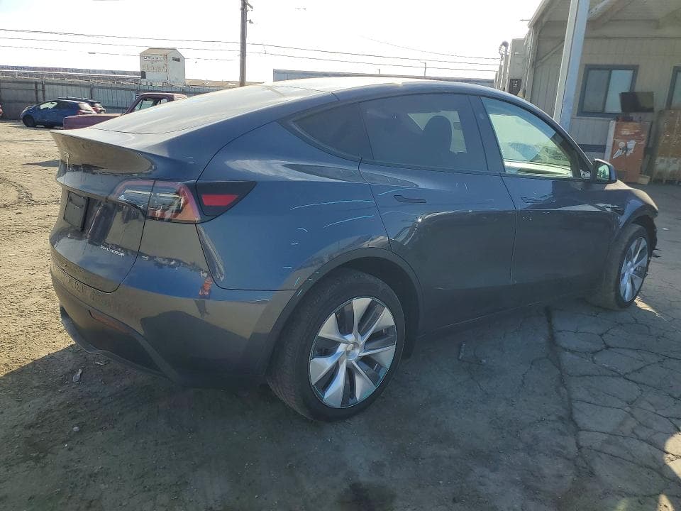 2023 TESLA MODEL Y 3