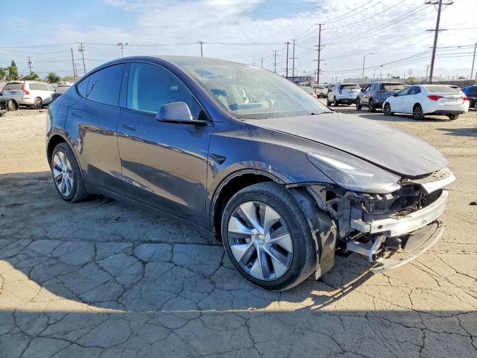 2023 TESLA MODEL Y 4