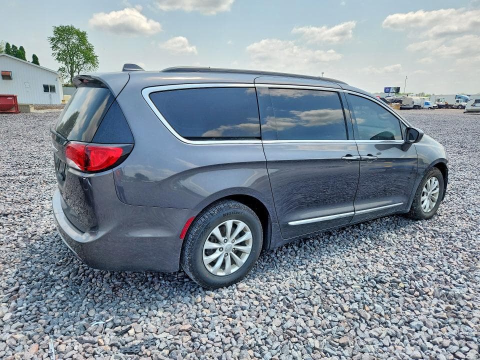 2017 CHRYSLER PACIFICA TOURING L 3