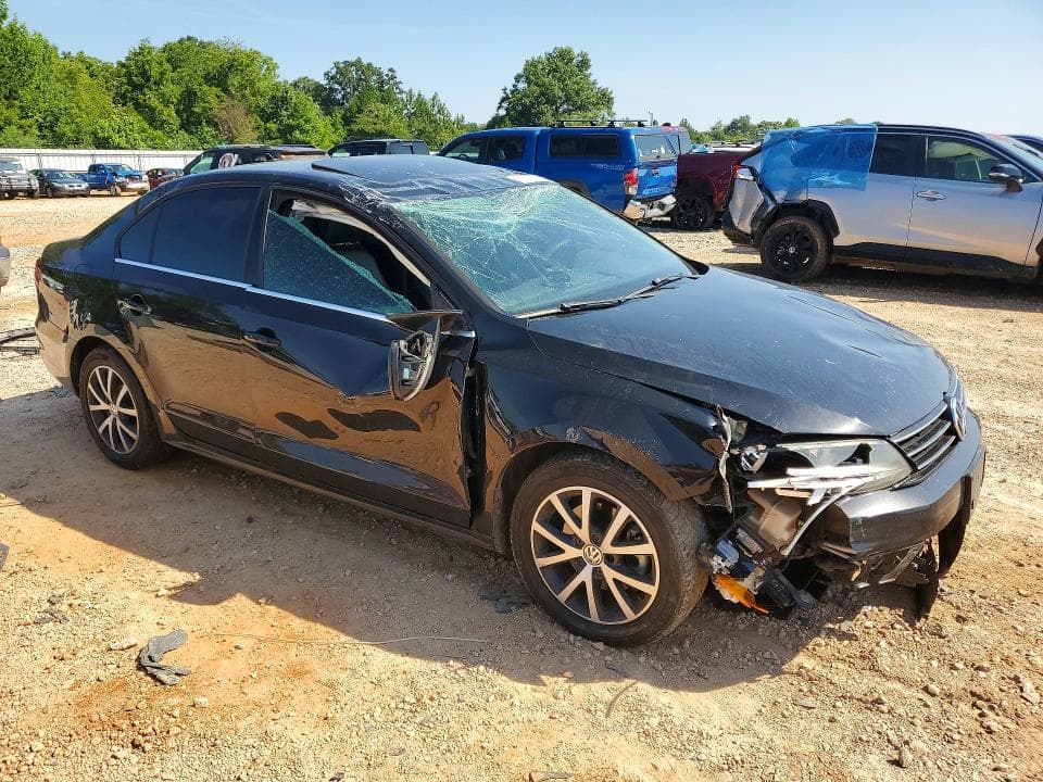 2017 VOLKSWAGEN JETTA SE 4