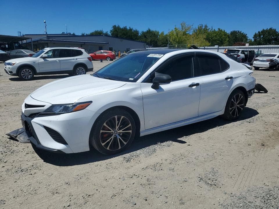 2019 TOYOTA CAMRY SE - 1