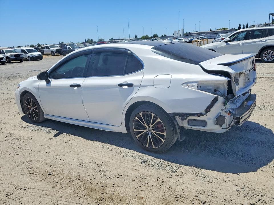 2019 TOYOTA CAMRY SE 2