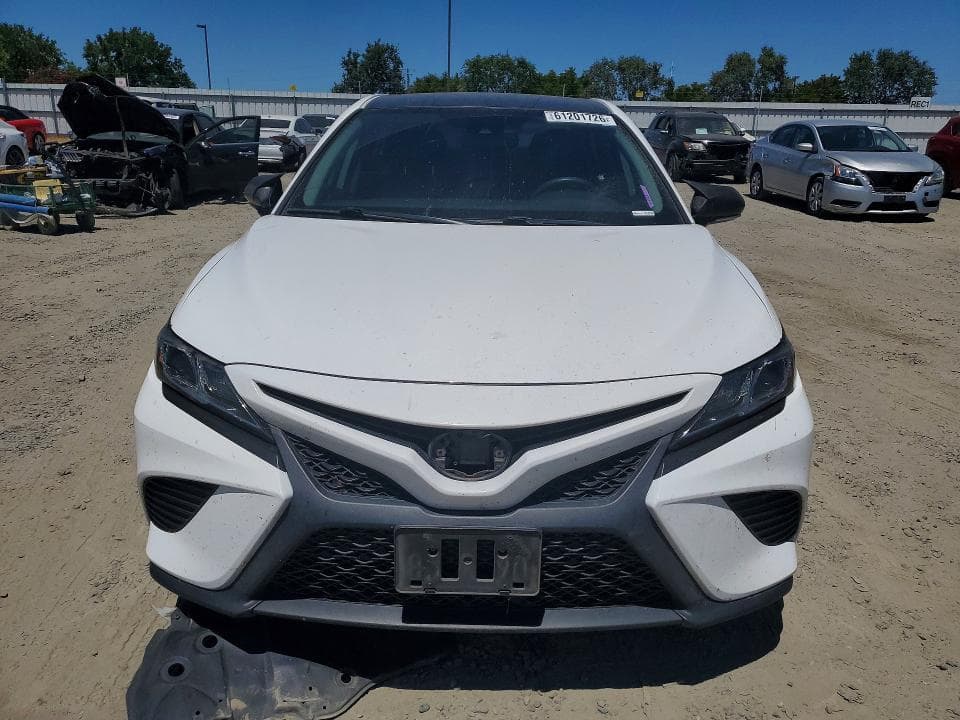 2019 TOYOTA CAMRY SE 5