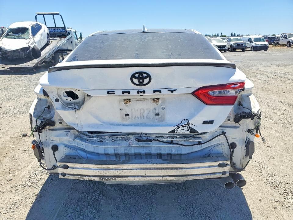 2019 TOYOTA CAMRY SE 6