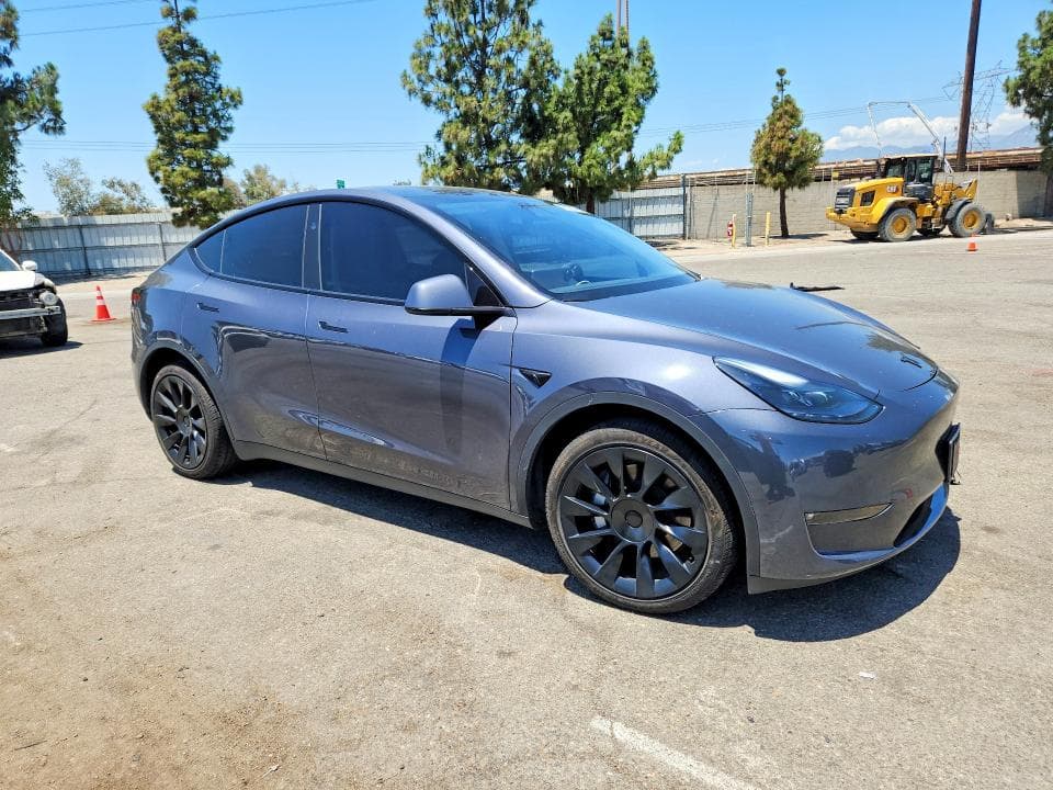 2023 TESLA MODEL Y 4