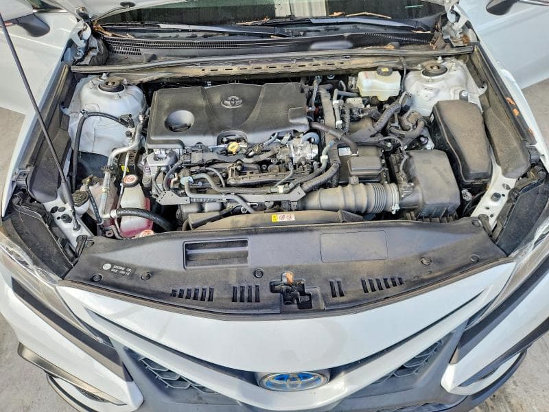 2022 TOYOTA CAMRY HYBRID SE 11