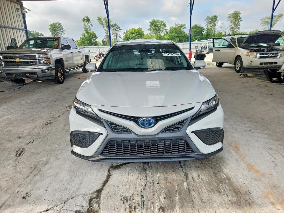 2022 TOYOTA CAMRY HYBRID SE 5