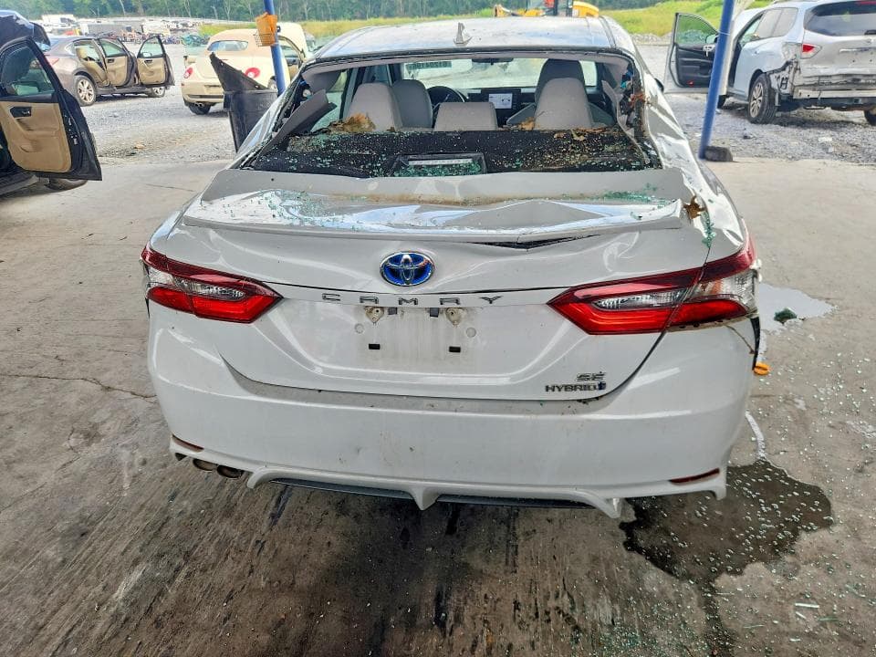 2022 TOYOTA CAMRY HYBRID SE 6