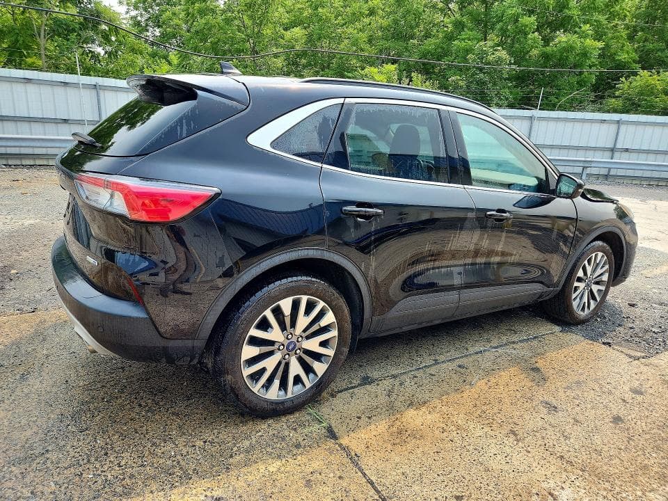2020 FORD ESCAPE TITANIUM 3