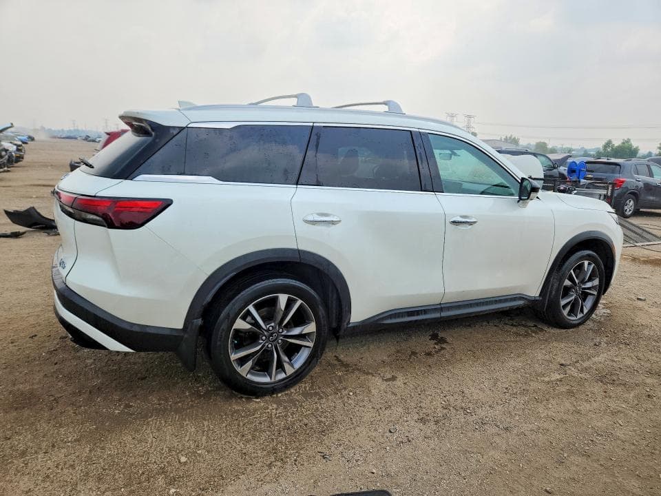 2023 INFINITI QX60 LUXE 3