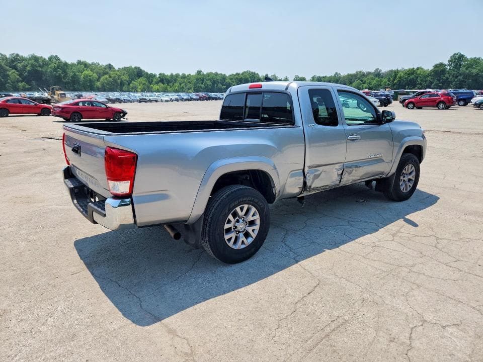 2017 TOYOTA TACOMA SR5 3