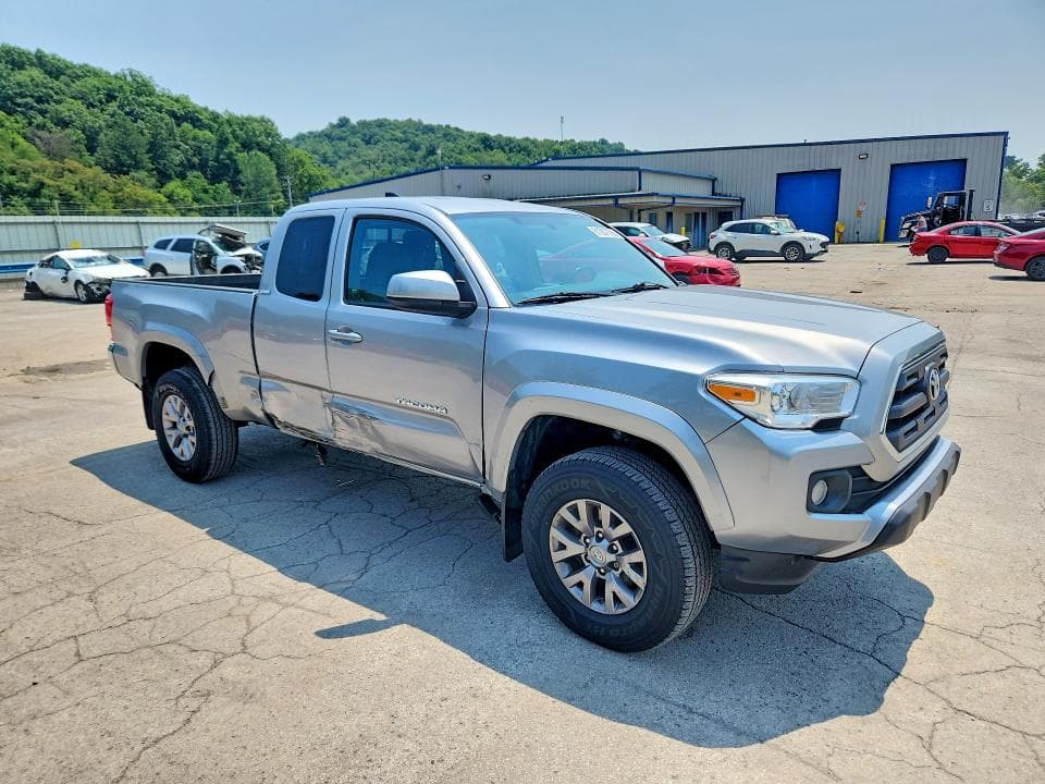 2017 TOYOTA TACOMA SR5 4