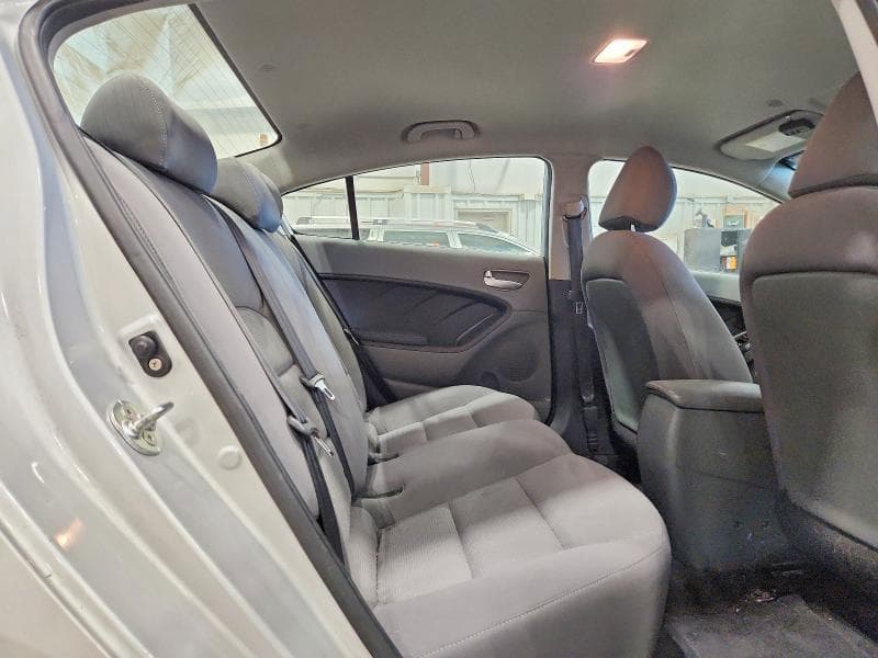 2017 KIA FORTE LX 10