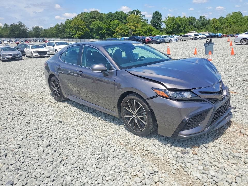 2024 TOYOTA CAMRY SE 4