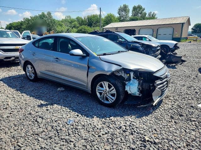 2020 HYUNDAI ELANTRA SEL 4
