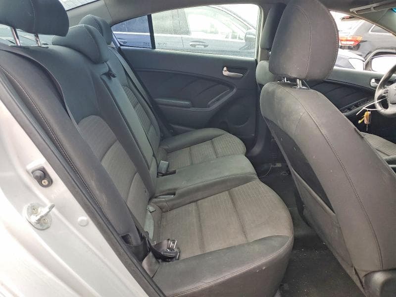 2017 KIA FORTE LX 10