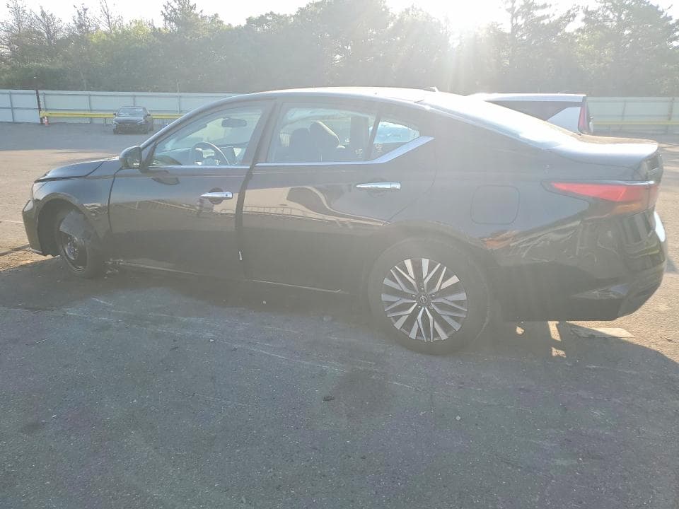 2024 NISSAN ALTIMA SV 2