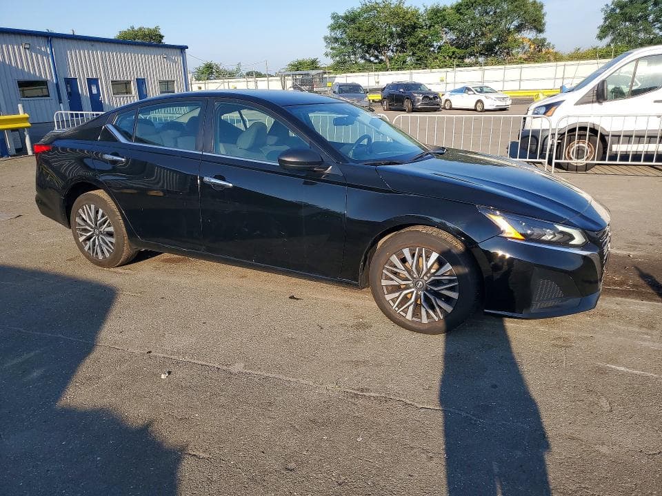 2024 NISSAN ALTIMA SV 4
