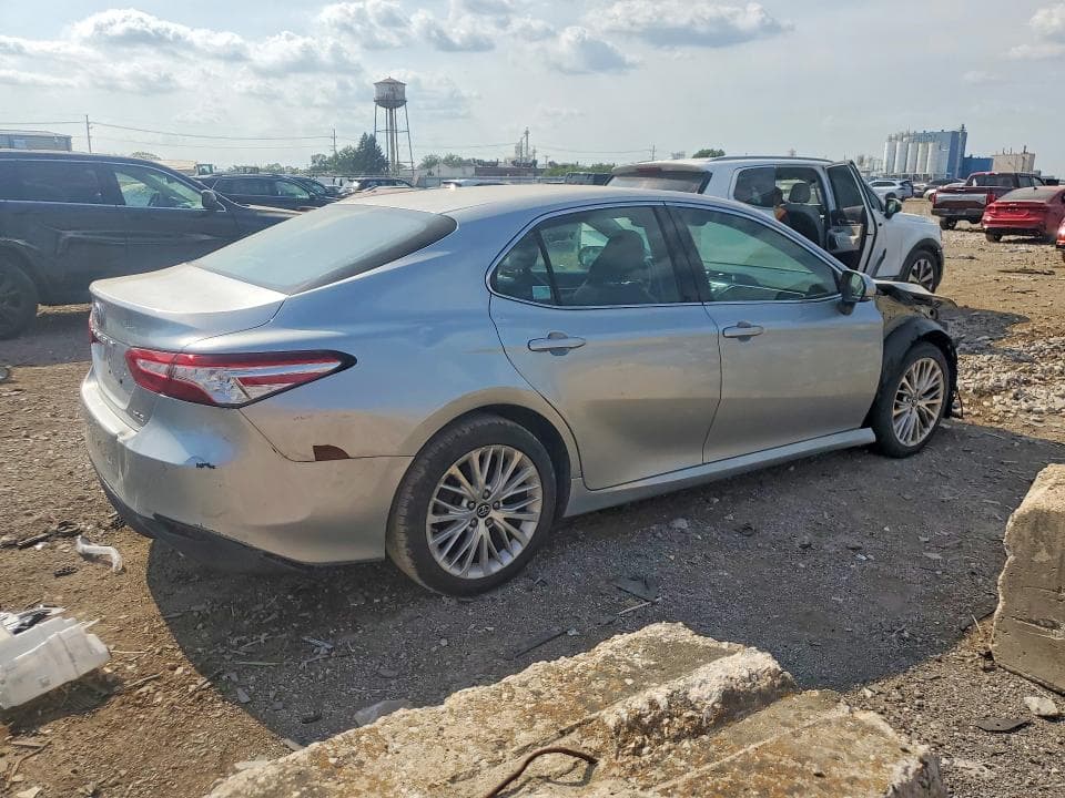 2018 TOYOTA CAMRY XLE XLE 3