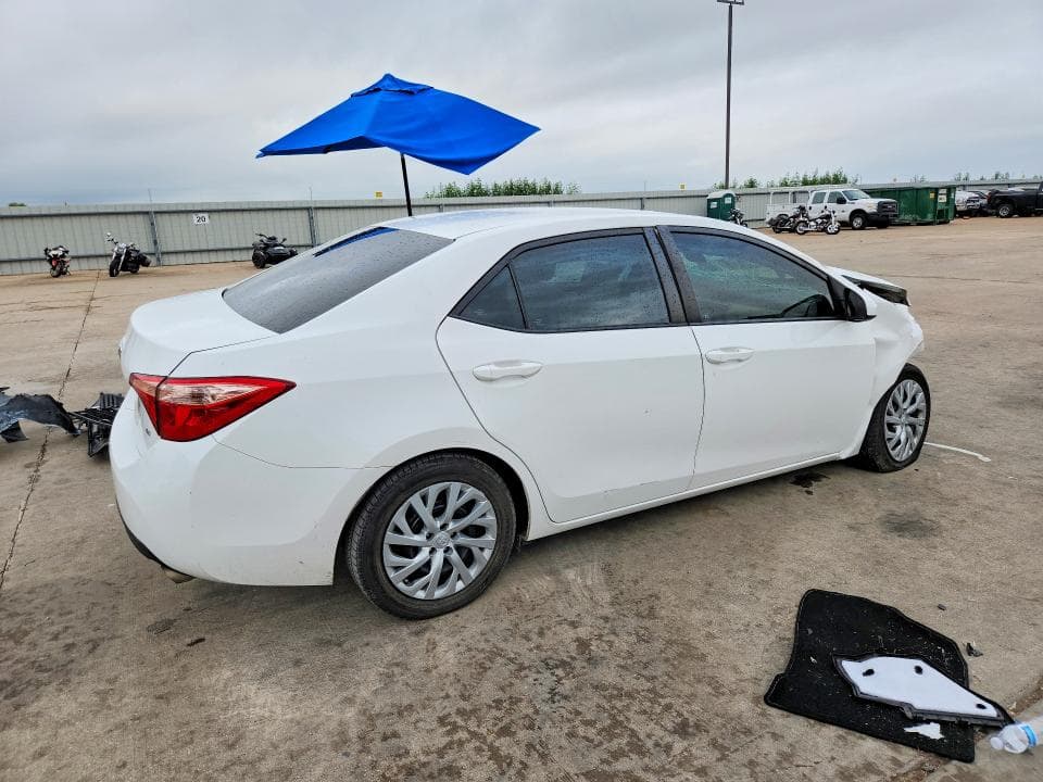 2017 TOYOTA COROLLA LE 3