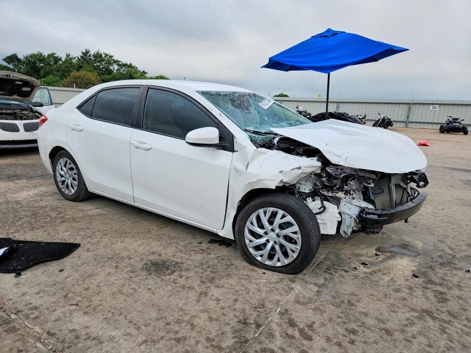 2017 TOYOTA COROLLA LE 4