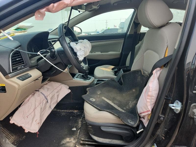 2017 HYUNDAI ELANTRA SE 7