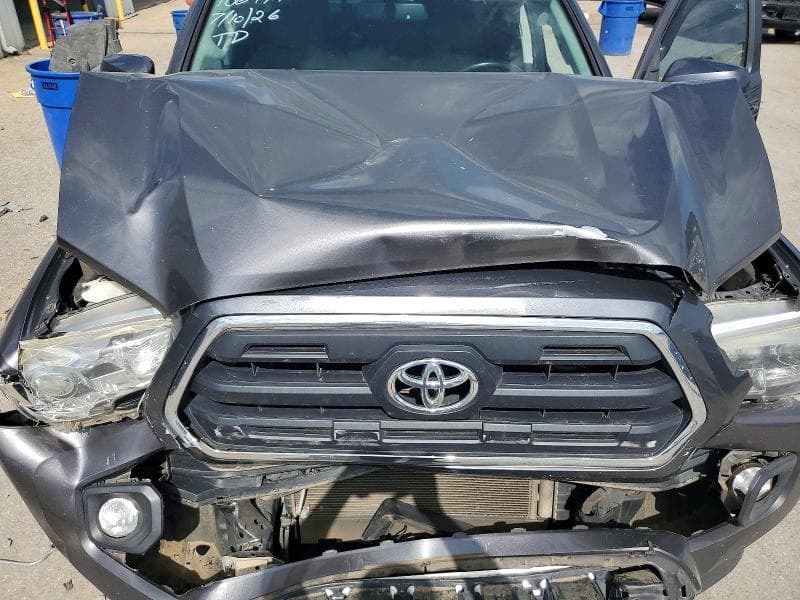 2017 TOYOTA TACOMA SR5 V6 11