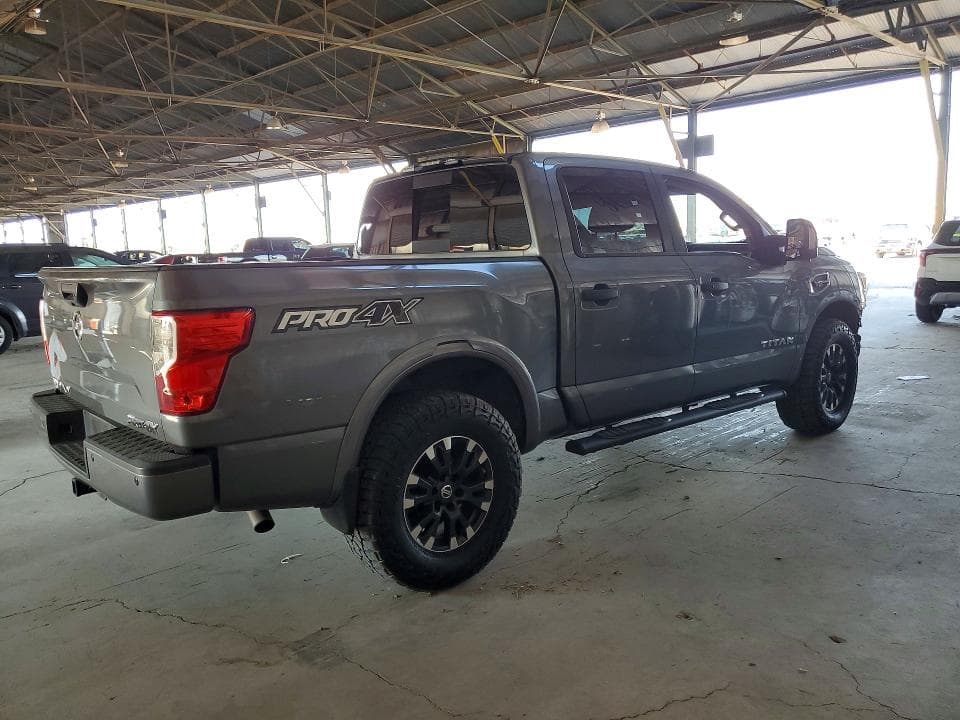 2017 NISSAN TITAN PRO-4X 3