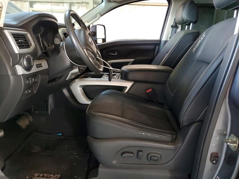 2017 NISSAN TITAN PRO-4X 7