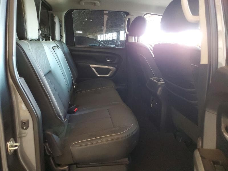 2017 NISSAN TITAN PRO-4X 10