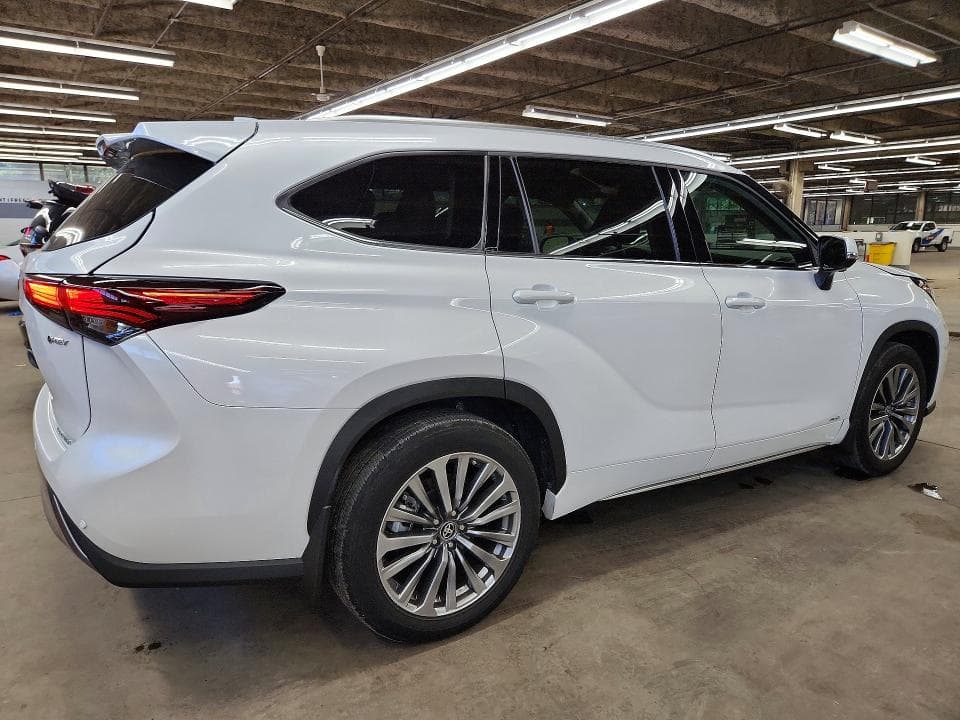 2025 TOYOTA HIGHLANDER HYBRID LIMITED 25TH EDITION LIMITED 25TH EDITION 3