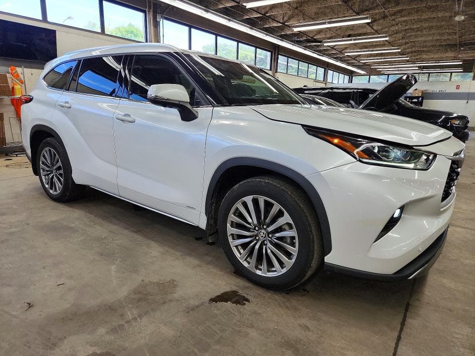 2025 TOYOTA HIGHLANDER HYBRID LIMITED 25TH EDITION LIMITED 25TH EDITION 4