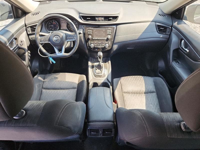 2017 NISSAN ROGUE SV 8
