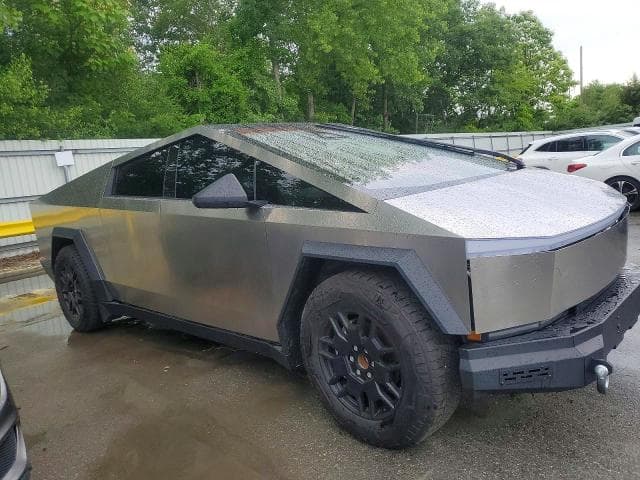 2024 TESLA CYBERTRUCK 4