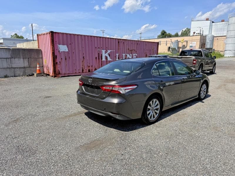 2018 TOYOTA CAMRY LE 4