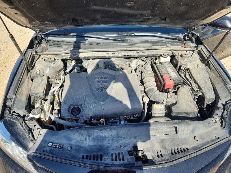 2020 TOYOTA CAMRY XLE 11